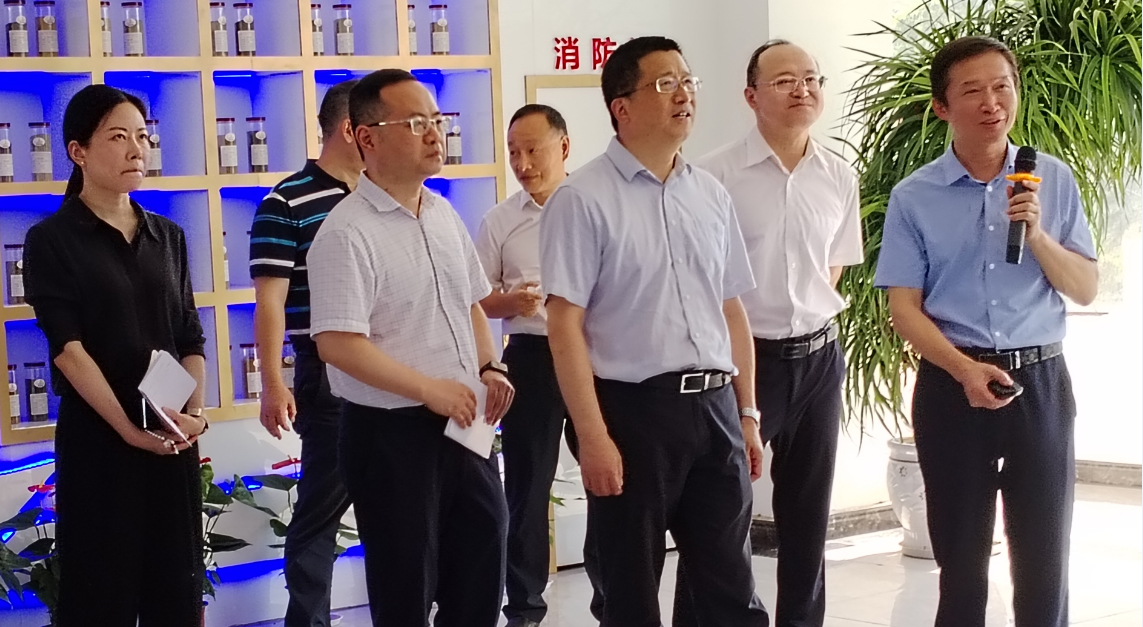 四川證監(jiān)局黨委書(shū)記、局長(zhǎng)唐理斌一行來(lái)公司調(diào)研
